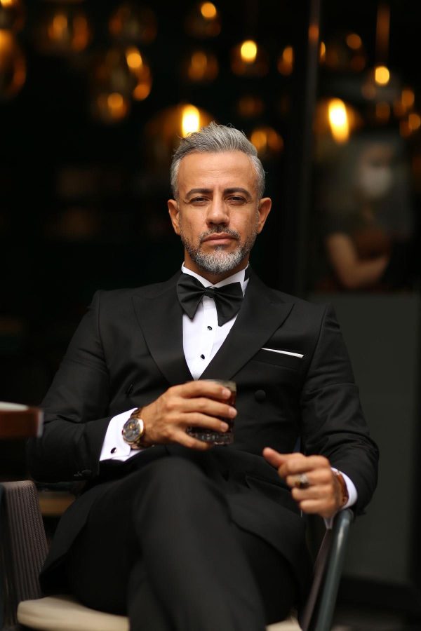 Czarny luksusowy smoking z dwurzędowym zapięciem S1 - obrazek 2